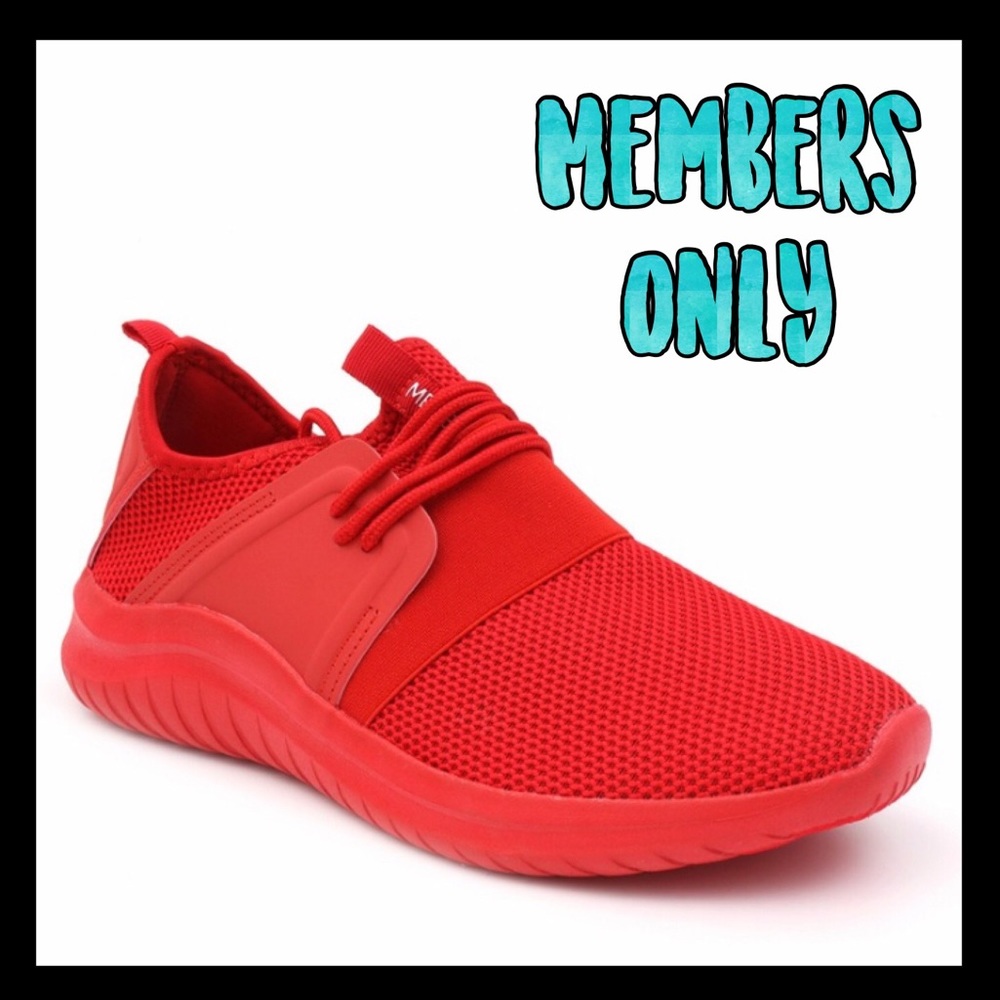 🏈NWT🏈Men’s Members only red knit sneakers